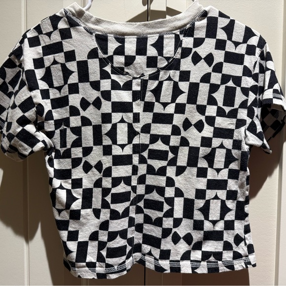 Free Movement Crop Top - Picture 2 of 5